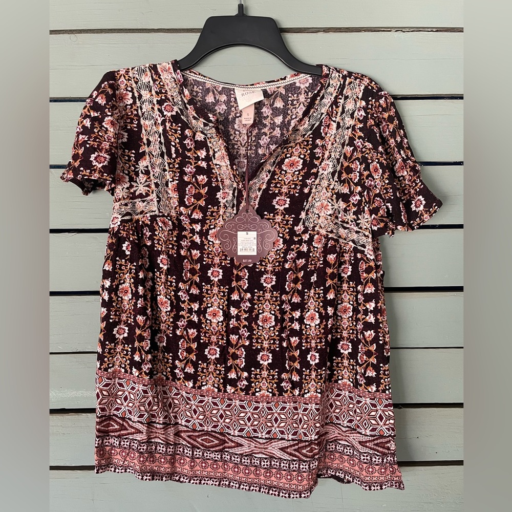 Brand new with tags Knox Rose brown floral top size small